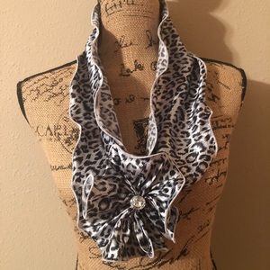 2/7$ Versatile zebra scarf